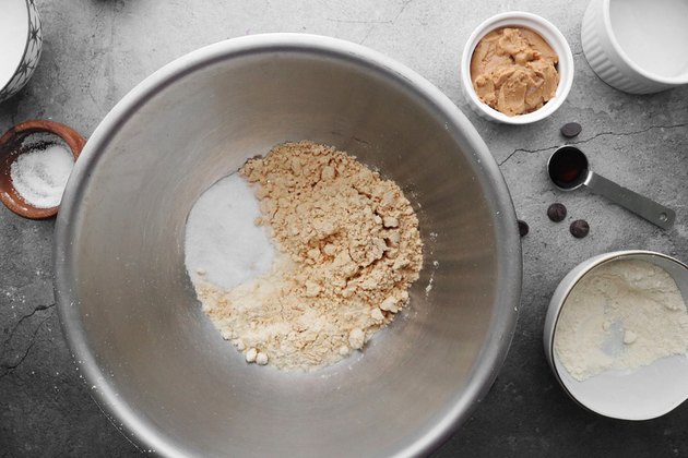 Hỗn hợp bột, muối và đường